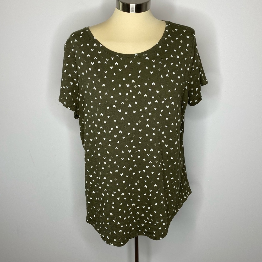 Sonoma Olive and White Heart Dots Print The Everyday Tee